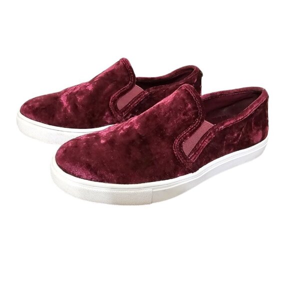 Steve Madden Ecntrcv Burgundy Velvet Slip-On Sneakers Sz 8B - Picture 1 of 6